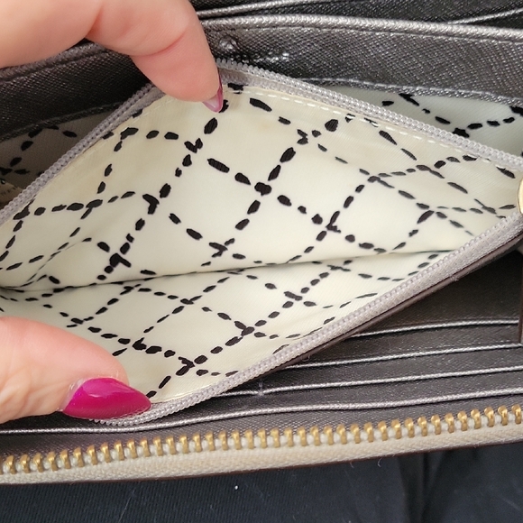 Kate Spade Silver Gray Full Zip Wallet with Metallic Sheen and Dotted Lining - Picture 9 of 11